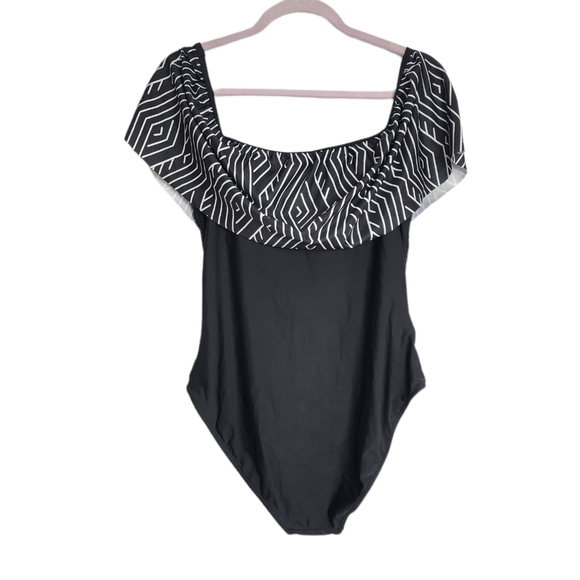 Black & White Striped Women's One Piece Swimsuit Padded Bra Size XL - Picture 2 of 5